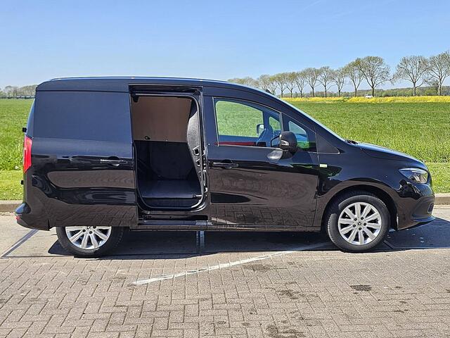 Mercedes-Benz CITAN 110 CDI L1 Pro L1 Pro Navi Mbux LED Trekhaak Airco Camera Stoelverwarming Lichtmetaal Euro6 95 PK!