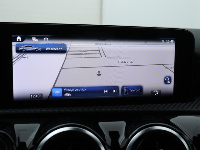 Mercedes-Benz CLA-KLASSE 180 Star Edition | Dodehoekassistent | KEYLESS GO | Parkeerpakket met achteruitrijcamera | USB pakket plus | Spiegelpakket | Verwarmde stoelen vooraan |