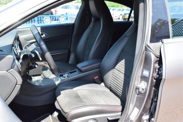 Mercedes-Benz CLA-KLASSE AMG LINE Automaat 180