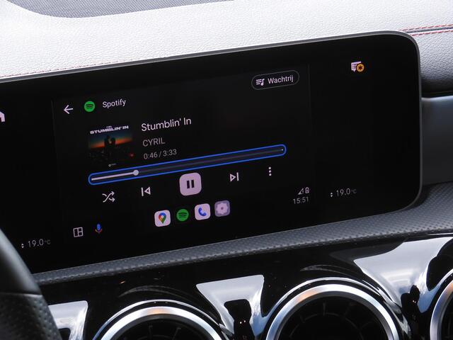 Mercedes-Benz CLA-KLASSE 180 AMG/ PANORAMADAK/ CARPLAY/ WIDESCREEN