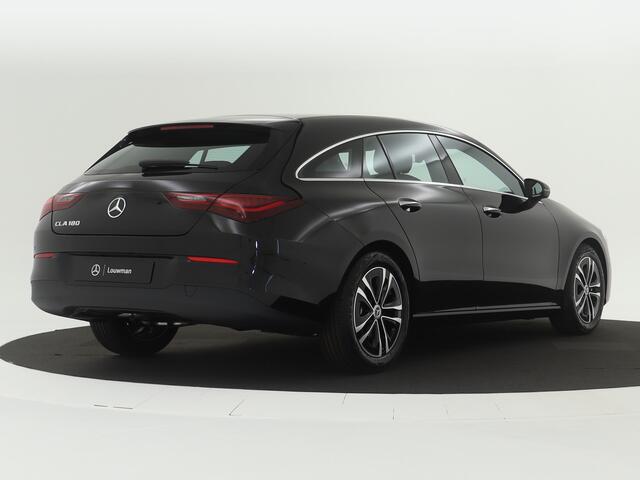 Mercedes-Benz CLA-KLASSE Shooting Brake 180 Star Edition | Dodehoekassistent | EASY PACK achterklep | Parkeerpakket met achteruitrijcamera | USB pakket plus | Zitcomfortpakket | Spiegelpakket | Verwarmde stoelen vooraan |