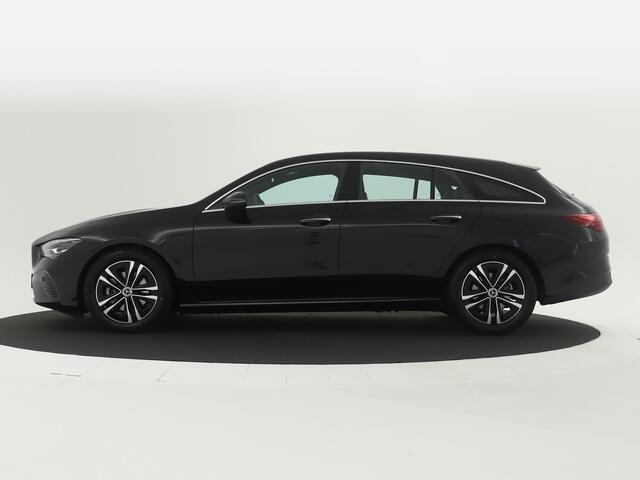 Mercedes-Benz CLA-KLASSE Shooting Brake 180 Star Edition | Dodehoekassistent | EASY PACK achterklep | Parkeerpakket met achteruitrijcamera | USB pakket plus | Zitcomfortpakket | Spiegelpakket | Verwarmde stoelen vooraan |