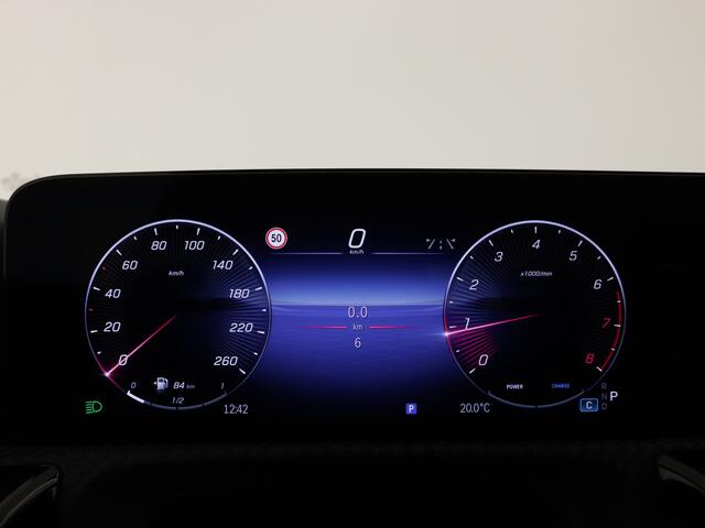Mercedes-Benz CLA-KLASSE Shooting Brake 180 Star Edition | Dodehoekassistent | EASY PACK achterklep | Parkeerpakket met achteruitrijcamera | USB pakket plus | Zitcomfortpakket | Spiegelpakket | Verwarmde stoelen vooraan |