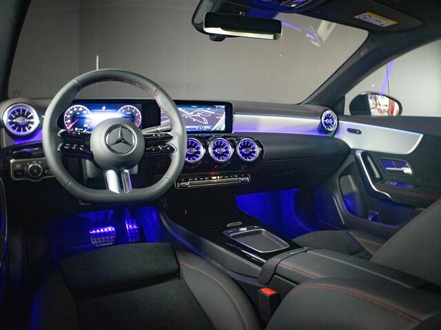 Mercedes-Benz CLA-KLASSE 180 Star Edition AMG Line Panorama dak