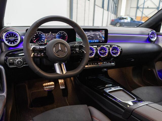 Mercedes-Benz CLA-KLASSE Shooting Brake 180 AMG Line Premium | Panorama dak