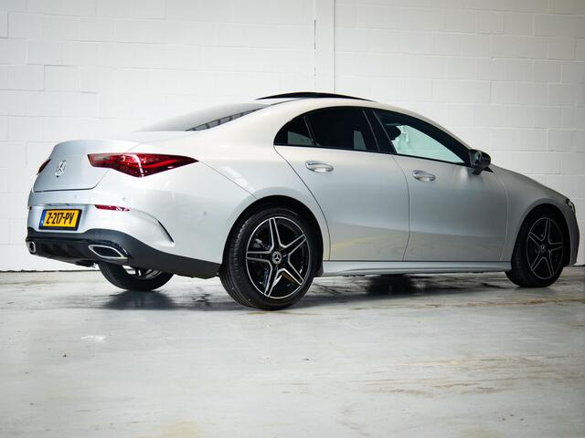 Mercedes-Benz CLA-KLASSE 180 AMG Line Premium | Panorama dak