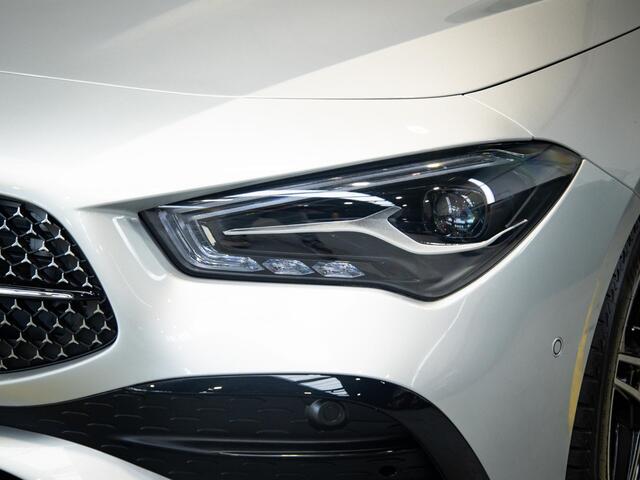 Mercedes-Benz CLA-KLASSE 180 AMG Line Premium | Panorama dak