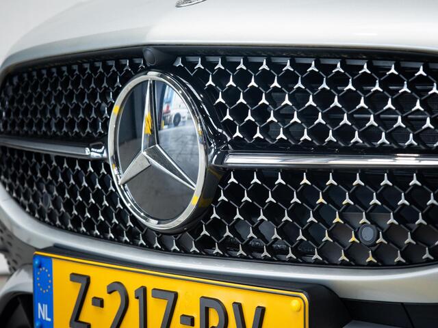 Mercedes-Benz CLA-KLASSE 180 AMG Line Premium | Panorama dak