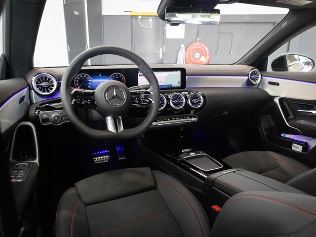 Mercedes-Benz CLA-KLASSE 200 AMG Line Premium | Panorama dak