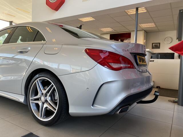 Mercedes-Benz CLA-KLASSE 180 Ambition,AMG Line,Automaat,Navigatie,Parkeerassistent,Trekhaak,Half Leder/Alcantara,Climate&Cruisecontrol,Keyless Entry,Bluetooth met Spraakbediening,18 Inch Lmv