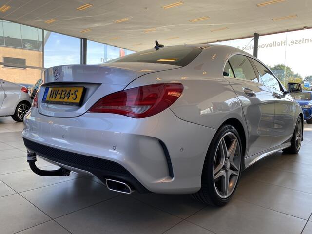 Mercedes-Benz CLA-KLASSE 180 Ambition,AMG Line,Automaat,Navigatie,Parkeerassistent,Trekhaak,Half Leder/Alcantara,Climate&Cruisecontrol,Keyless Entry,Bluetooth met Spraakbediening,18 Inch Lmv
