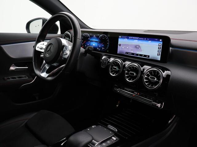 Mercedes-Benz CLA-KLASSE Shooting Brake 250e PLUG-IN HYBRID AMG SPORT + PANORAMA / ELEKTR. TREKHAAK / MEMORY