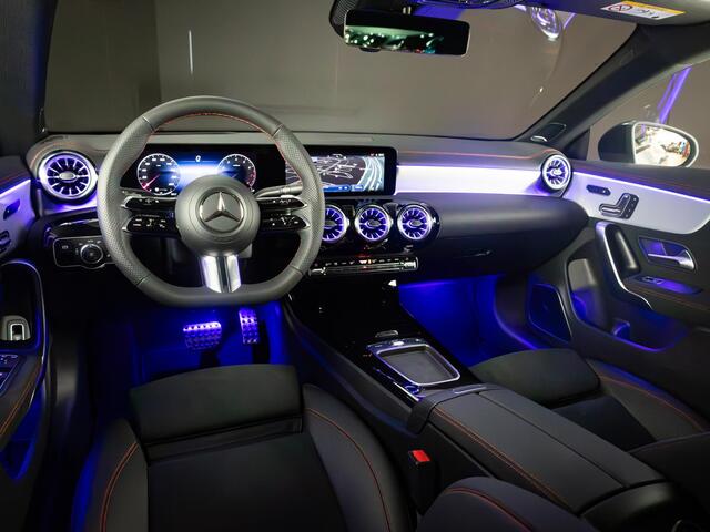 Mercedes-Benz CLA-KLASSE Shooting Brake 180 AMG Line Premium PLUS| Panorama dak
