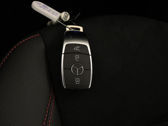 Mercedes-Benz CLA-KLASSE Shooting Brake 180 Star Edition AMG Line | Nightpakket | Parkeerpakket met achteruitrijcamera | Spiegelpakket | EASY PACK achterklep | USB pakket plus | KEYLESS GO-comfortpakket | Sfeerverlichting | Zitcomfortpakket |