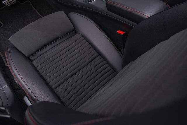 Mercedes-Benz CLA-KLASSE 200 Ambition | Pano| Stoelverwarming