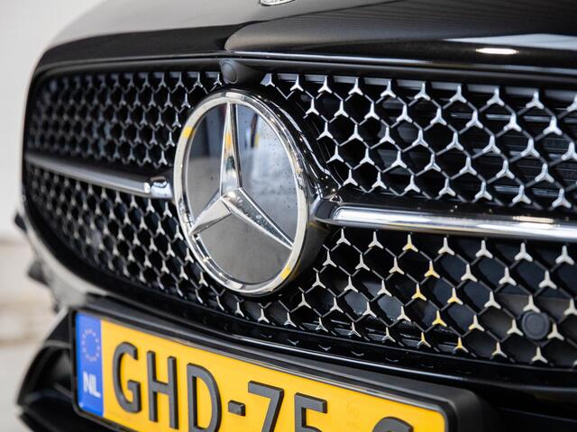Mercedes-Benz CLA-KLASSE 180 AMG Line Panorama dak