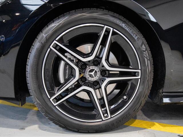 Mercedes-Benz CLA-KLASSE 180 AMG Line Panorama dak