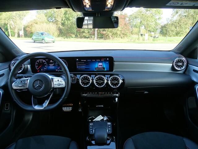 Mercedes-Benz CLA-KLASSE Shooting Brake AMG-LINE 250e H-LEER | CAMERA | NAVI | LED | PRIVACY GLASS