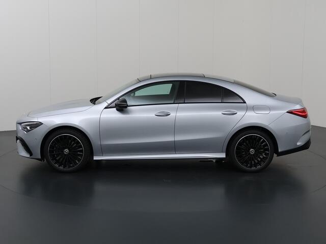 Mercedes-Benz CLA-KLASSE 250e AMG line | Panoramadak | 19 inch | Keyless go | Sfeerverlichting | Achteruitrijcamera |
