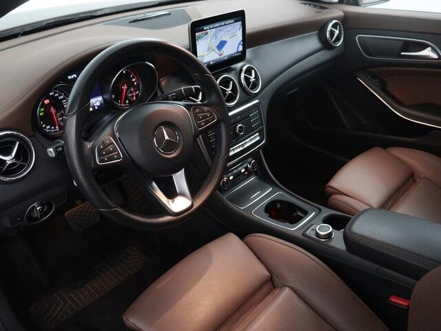Mercedes-Benz CLA-KLASSE 200 Prestige Parkeersensor voor en achter, navi
