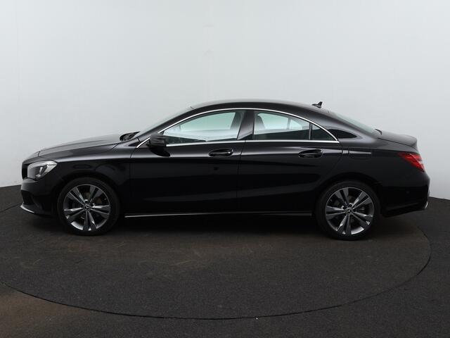Mercedes-Benz CLA-KLASSE 200 Prestige Parkeersensor voor en achter, navi