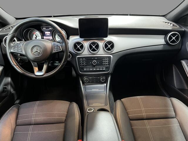 Mercedes-Benz CLA-KLASSE 180 OrangeArt Edition