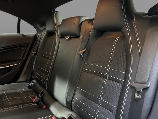 Mercedes-Benz CLA-KLASSE 180 OrangeArt Edition