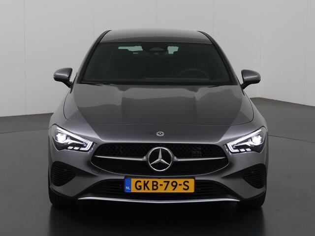 Mercedes-Benz CLA-KLASSE Shooting Brake 250 e Star Edition 2x groot scherm | Led verlichting | Achteruitrijcamera | 17 inch LM velgen |