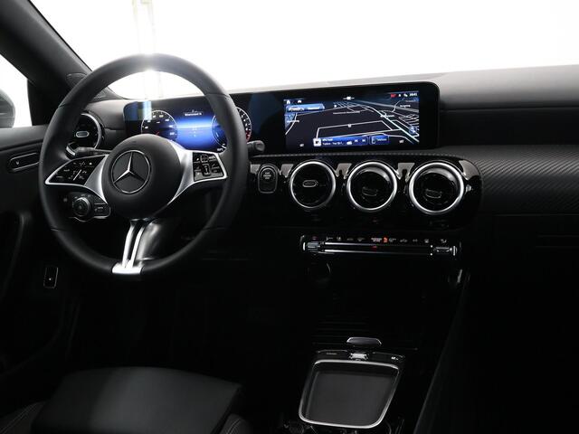 Mercedes-Benz CLA-KLASSE Shooting Brake 250 e Star Edition 2x groot scherm | Led verlichting | Achteruitrijcamera | 17 inch LM velgen |