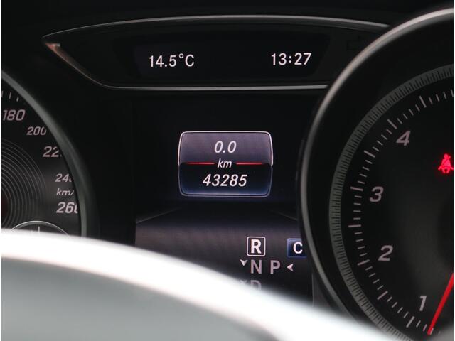 Mercedes-Benz CLA-KLASSE 180