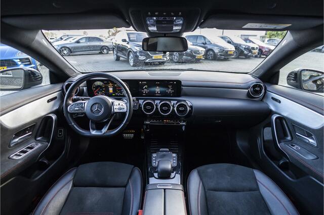 Mercedes-Benz CLA-KLASSE Shooting Brake 250 e AMG | E-Trekhaak | Night | Carplay | DAB | Stoelverw.