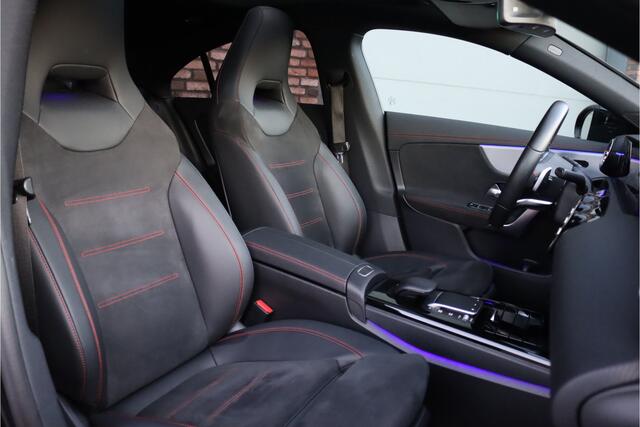 Mercedes-Benz CLA-KLASSE 200 Business Solution AMG Line Aut7 | Panoramadak | Widescreen | Trekhaak | Sfeerverlichting | Camera | High Perf. LED | Stoelverwarming | Cruise Control |