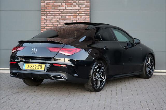 Mercedes-Benz CLA-KLASSE 200 Business Solution AMG Line Aut7 | Panoramadak | Widescreen | Trekhaak | Sfeerverlichting | Camera | High Perf. LED | Stoelverwarming | Cruise Control |