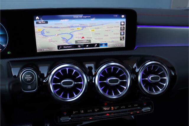 Mercedes-Benz CLA-KLASSE 200 Business Solution AMG Line Aut7 | Panoramadak | Widescreen | Trekhaak | Sfeerverlichting | Camera | High Perf. LED | Stoelverwarming | Cruise Control |