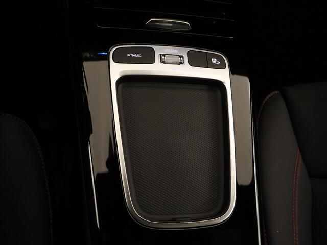 Mercedes-Benz CLA-KLASSE Shooting Brake 180 Star Edition AMG Line Plus | Trekhaak | Nightpakket | Parkeerpakket met 360°-camera | KEYLESS GO-comfortpakket | USB pakket plus | Antidiefstalpakket GUARD 360° Plus | EASY PACK achterklep |