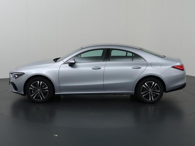 Mercedes-Benz CLA-KLASSE 250 e Star Edition 2x groot scherm | 17 inch LM velgen | Led verl. | Achteruitrijcamera