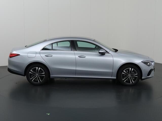 Mercedes-Benz CLA-KLASSE 250 e Star Edition 2x groot scherm | 17 inch LM velgen | Led verl. | Achteruitrijcamera
