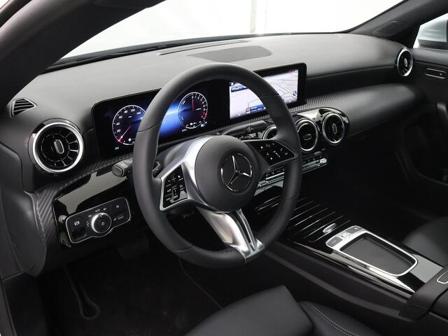 Mercedes-Benz CLA-KLASSE 250 e Star Edition 2x groot scherm | 17 inch LM velgen | Led verl. | Achteruitrijcamera
