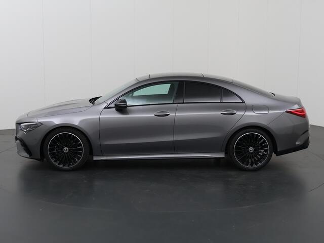 Mercedes-Benz CLA-KLASSE 180 Star Edition AMG Line | Panoramadak | Night | 19" AMG Velgen | Sfeerverlichting | Parkeercamera |