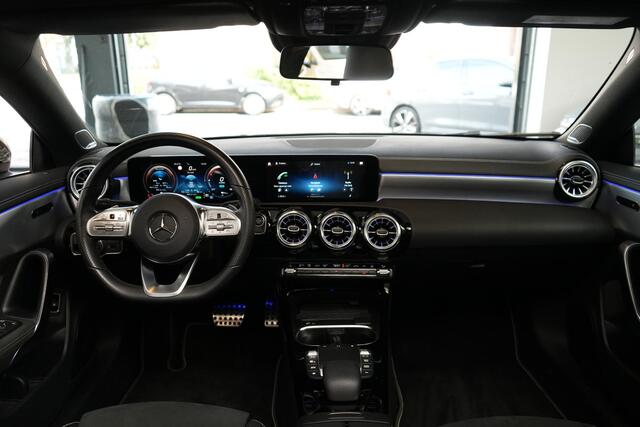 Mercedes-Benz CLA-KLASSE 250 e AMG Line 45S Pano Burmester Sfeer