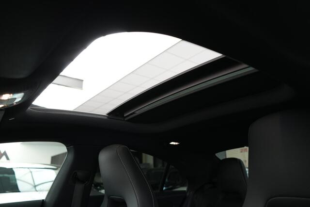 Mercedes-Benz CLA-KLASSE 250 e AMG Line 45S Pano Burmester Sfeer