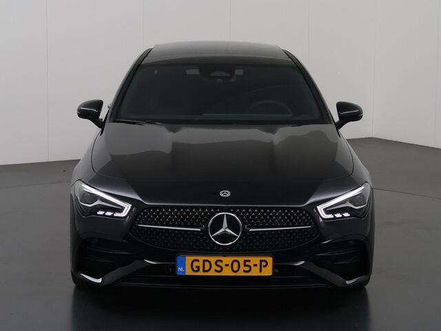 Mercedes-Benz CLA-KLASSE 180 Star Edition AMG Line | Camera | Panorama dak | Sfeerverlichting | Nightpakket | AMG!