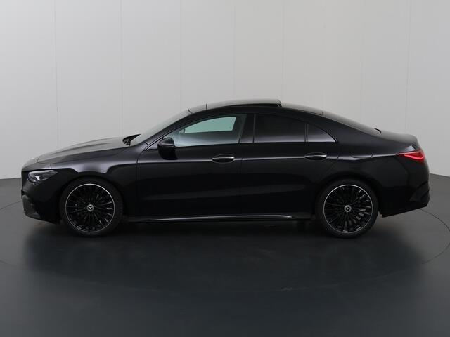 Mercedes-Benz CLA-KLASSE 180 Star Edition AMG Line | Camera | Panorama dak | Sfeerverlichting | Nightpakket | AMG!