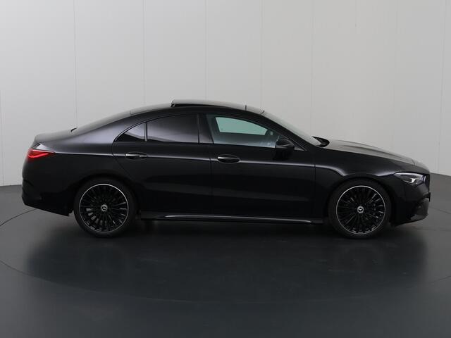 Mercedes-Benz CLA-KLASSE 180 Star Edition AMG Line | Camera | Panorama dak | Sfeerverlichting | Nightpakket | AMG!