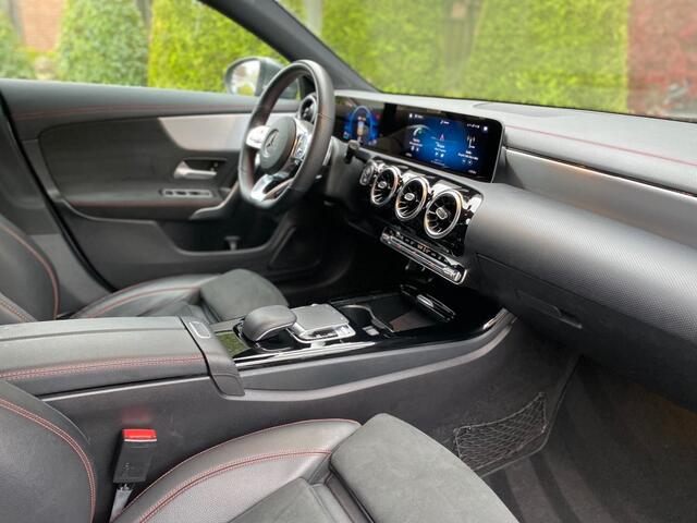 Mercedes-Benz CLA-KLASSE CLA 200 AMG Business Solution orig. NL auto Night pakket Widescr