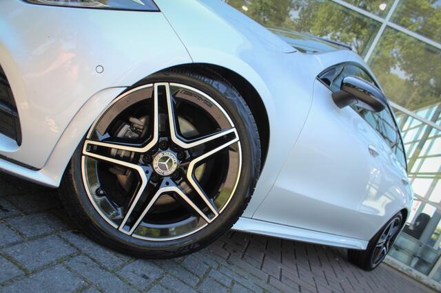 Mercedes-Benz CLA-KLASSE 180 AMG | Pano | Sfeerverlichting |