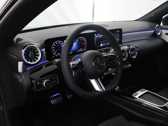 Mercedes-Benz CLA-KLASSE Shooting Brake 250 e Star Edition AMG Line Plus | Panoramaschuifdak | MULTIBEAM LED | Nightpakket | Sfeerverlichting | Multispaak Velgen