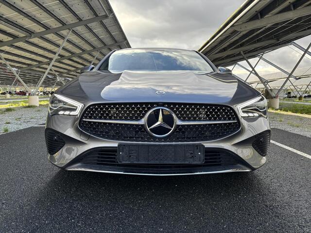 Mercedes-Benz CLA-KLASSE Shooting Brake 180 Star Edition Luxury Line | Panoramadak | Sfeerverlichting | Parkeercamera | Stoelverwarming | LED |