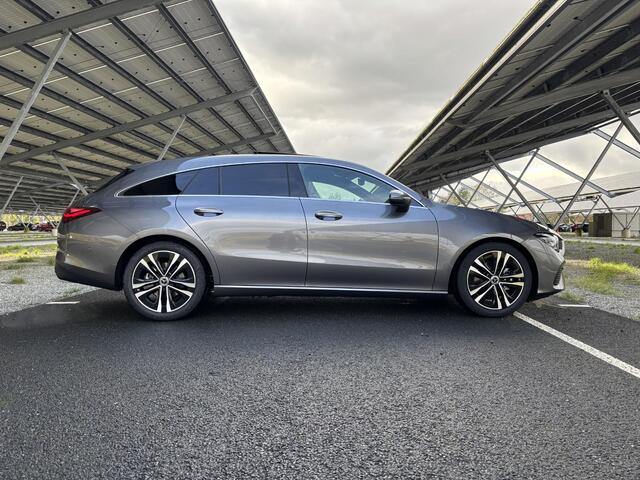 Mercedes-Benz CLA-KLASSE Shooting Brake 180 Star Edition Luxury Line | Panoramadak | Sfeerverlichting | Parkeercamera | Stoelverwarming | LED |