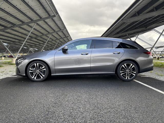 Mercedes-Benz CLA-KLASSE Shooting Brake 180 Star Edition Luxury Line | Panoramadak | Sfeerverlichting | Parkeercamera | Stoelverwarming | LED |